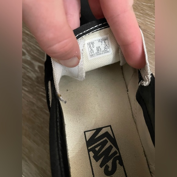 Black slip on vans - Picture 4 of 6